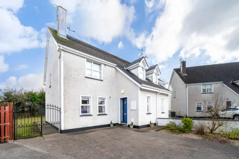 18 Ashling Manor, Balla, Co. Mayo. F23 H642 - DNG
