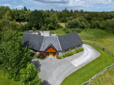 Clonbrone, Fortal, Birr, Co. Offaly, R42 PW72 -  DNG
