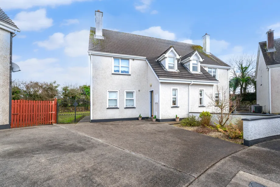 18 Ashling Manor, Balla, Co. Mayo. F23 H642 - DNG Estate Agents