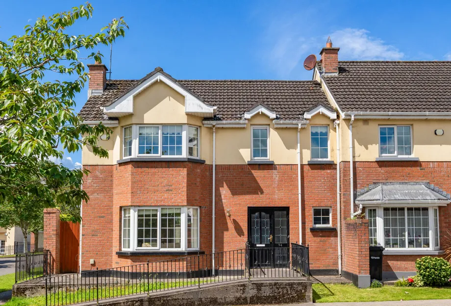 94 Blackcastle Lodge,Flower Hill, Navan, Co. Meath, C15 CPA0 - DNG Estate Agents