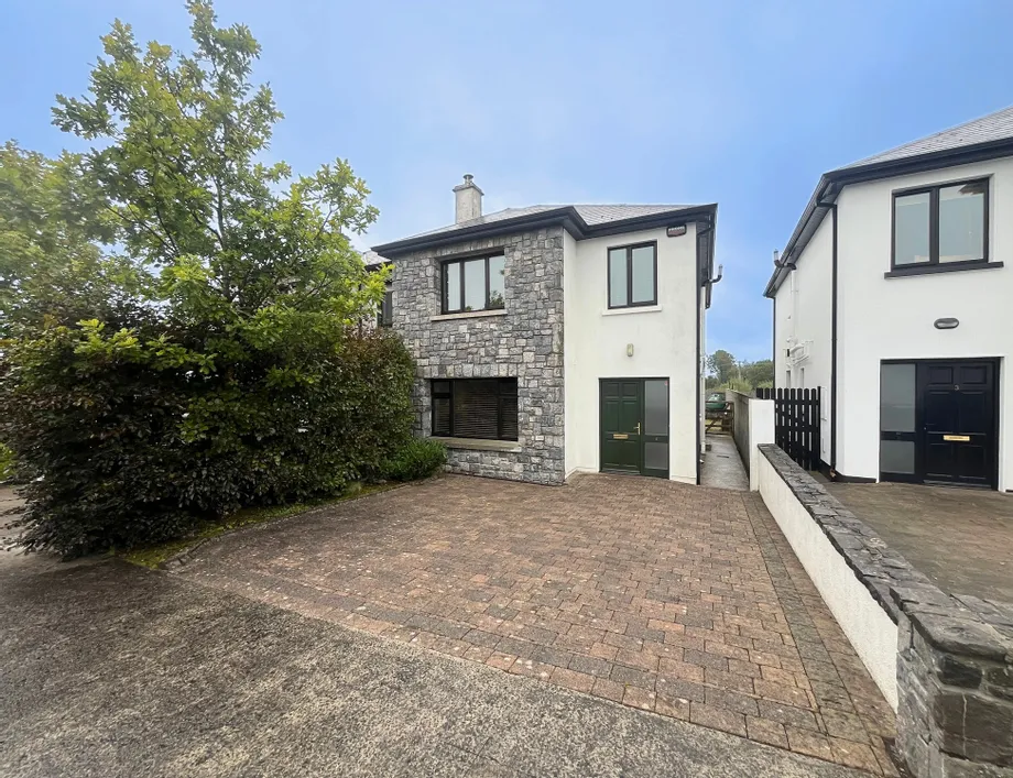 4 Mayfields, Claremorris, Co. Mayo - DNG Estate Agents