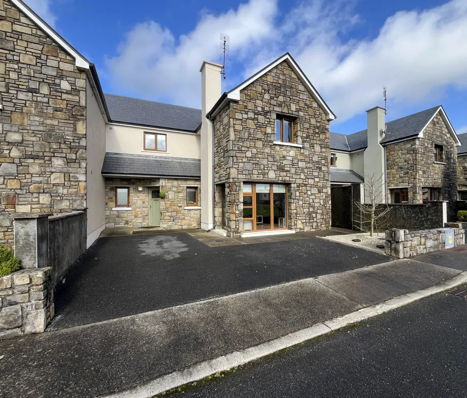 14 Hillcrest, Mayfield, Claremorris, Co. Mayo,  - DNG Estate Agents