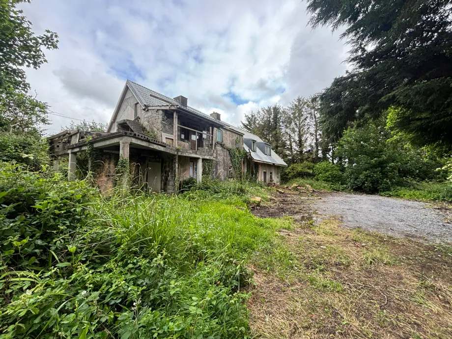 Lissooleen, Kielduff, Tralee, County Kerry. V92 DRK0 - DNG Estate Agents
