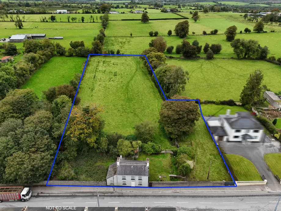 Residence on c. 1.75 Acres, Chapel Street, Elphin, Co. Roscommon - DNG Estate Agents