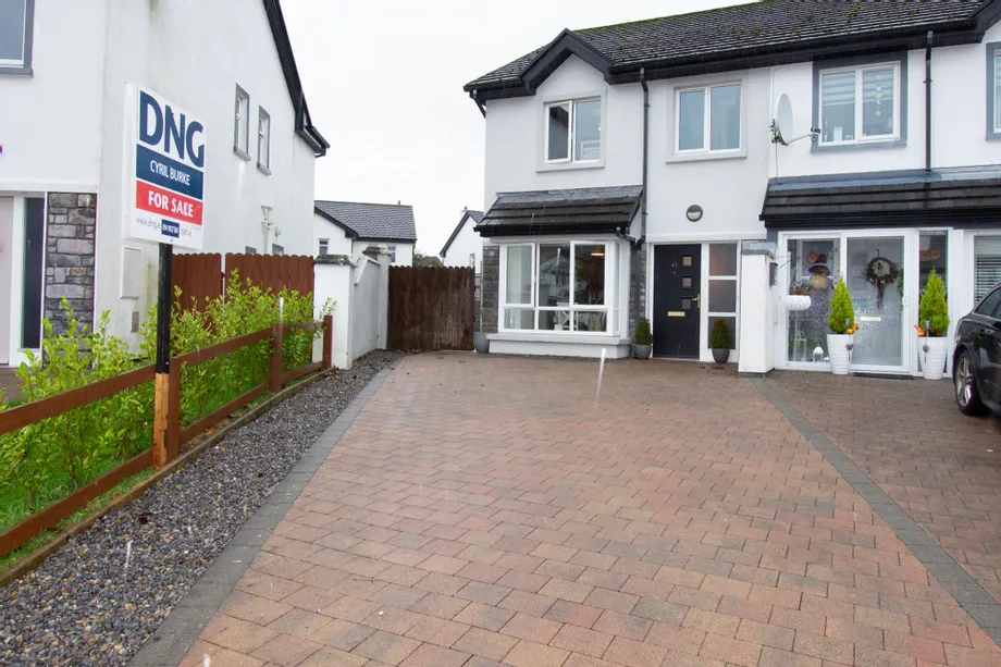 47 College Woods, Balla, Co. Mayo. F23 RR83 - DNG Estate Agents