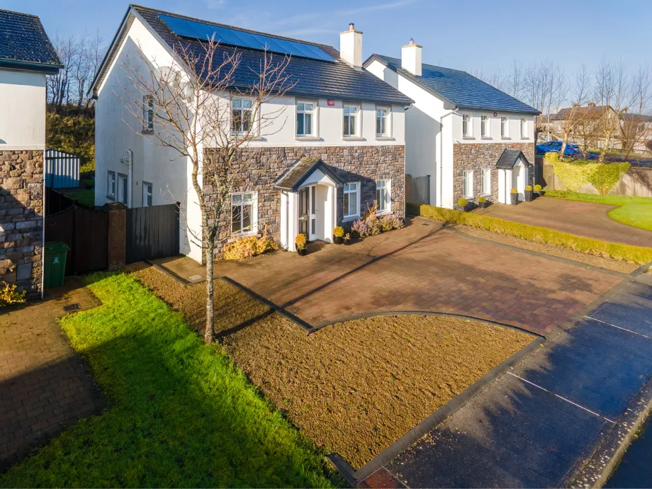 9 College Woods, Balla, Co. Mayo, F23 PT35 - DNG Estate Agents