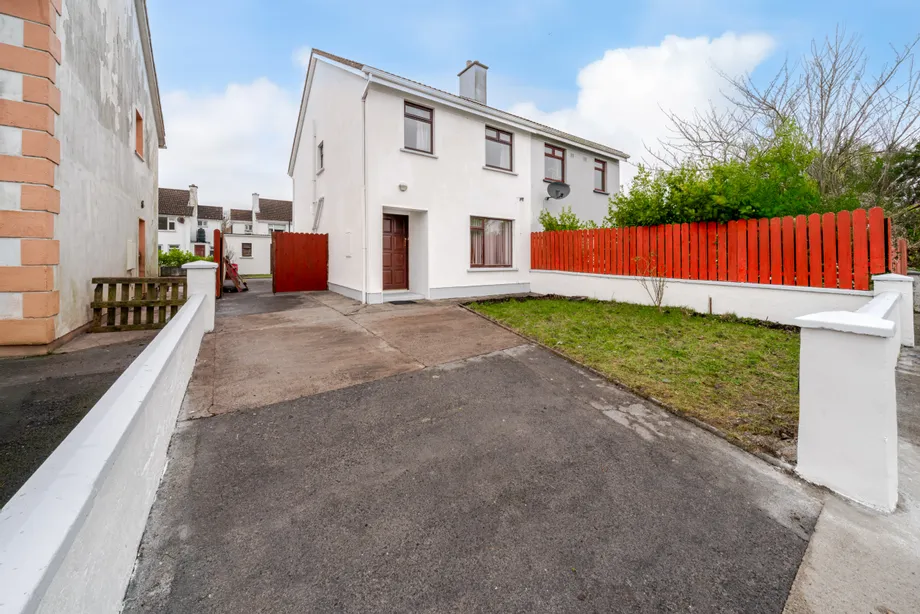 75 Chestnut Grove, Castlebar, Co. Mayo. F23 R521 - DNG Estate Agents