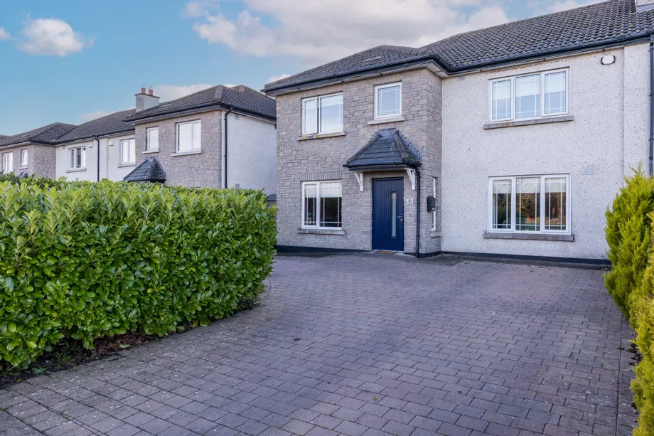 33 Foxbrook, Ratoath, Co. Meath A85 AY04 - DNG Estate Agents