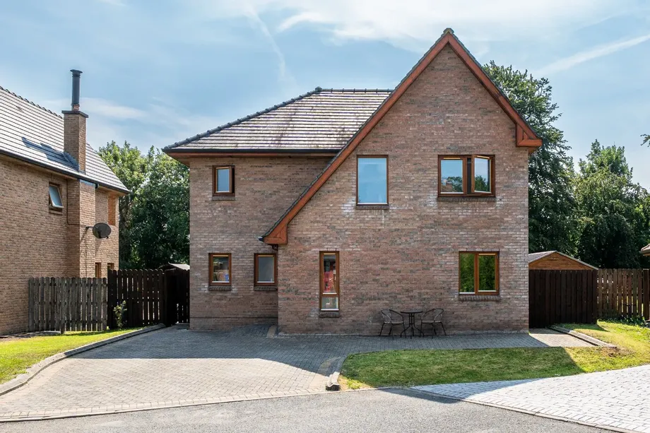 10 Sycamore Close, Clonbalt Woods, Longford Town, Co. Longford, N39W5C7 - DNG Estate Agents