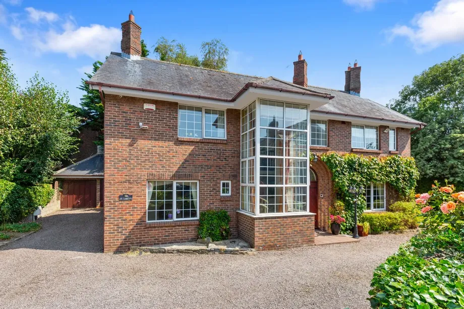Le Perquage, 22 Killiney Gate, Killiney, Co Dublin, A96N928 - DNG Estate Agents