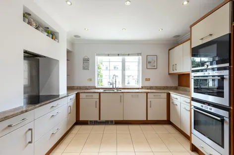 55 Lansdowne Park, Ballsbridge, Dublin 4, D04W2K0 -  DNG