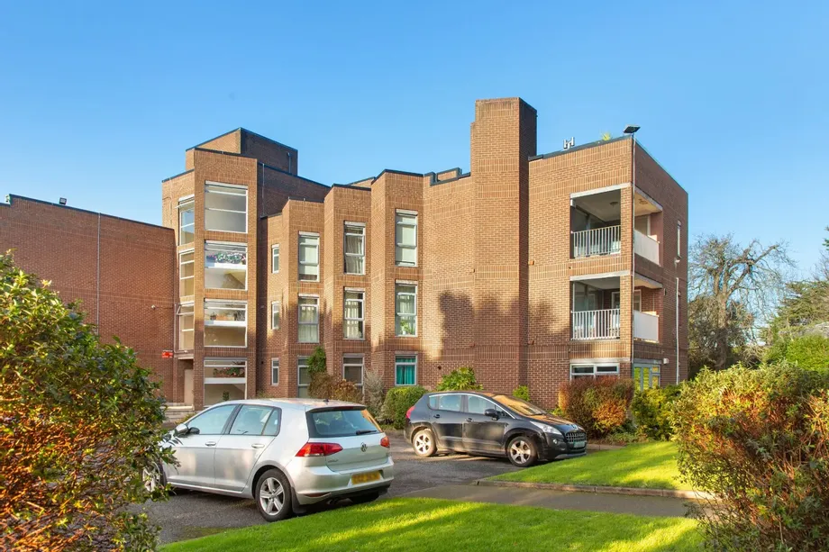 24 Greenfield Manor, Greenfield Park, Donnybrook, Dublin 4, D04RX71 - DNG Estate Agents