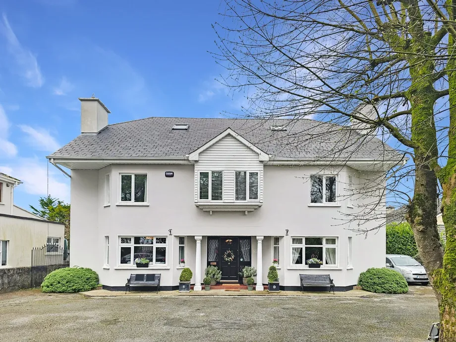 Glenomra House, Limerick Road, Ennis, Co. Clare, V95X853 - DNG Estate Agents