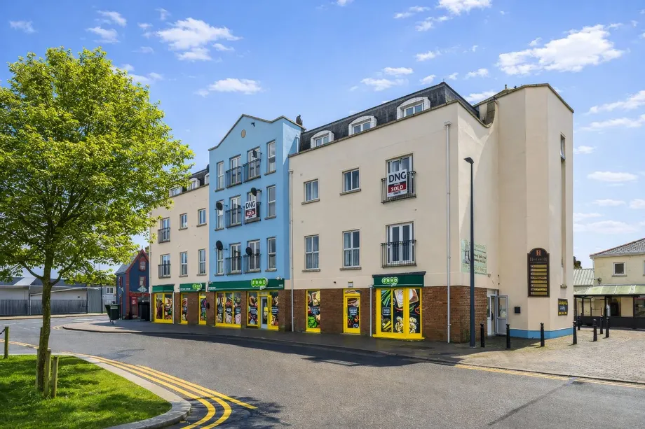 2 Hibernian Court, Lorgford Town., Co. Longford., N39R504 - DNG Estate Agents