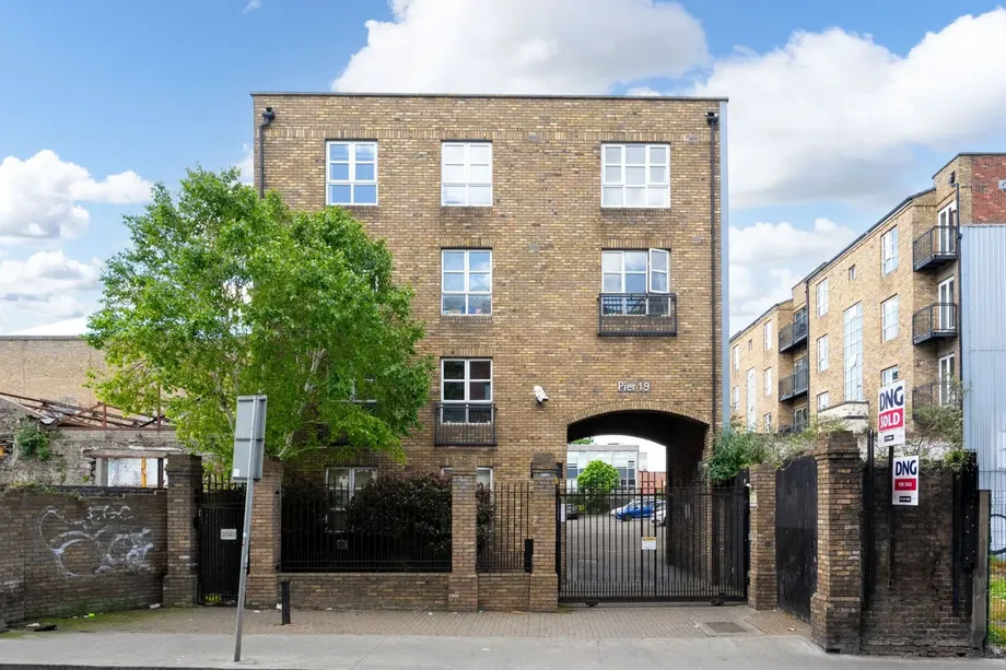 34 Pier 19, Bridgefoot Street, Dublin 8, D08R7Y5 - DNG Estate Agents