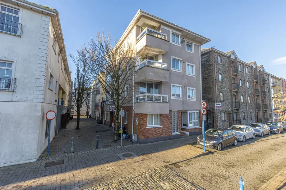 Apt., 7 Marina House, George's Quay, Waterford City, Co. Waterford, X91K759 - DNG Estate Agents