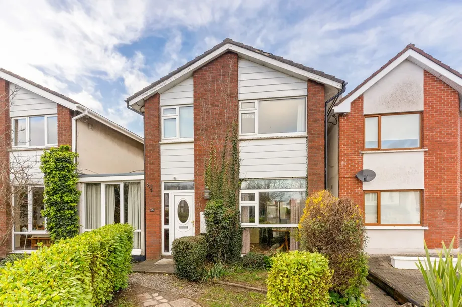 17 Cabinteely Crescent, Cabinteely, Dublin 18, D18XK22 - DNG Estate Agents