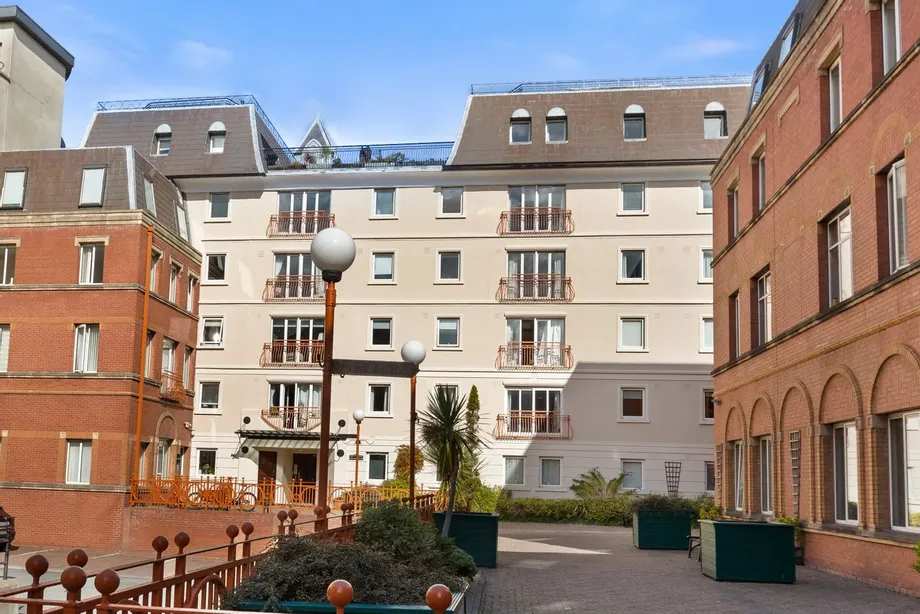 15 Century Court, Georges Street Upper, Dun Laoghaire, Co Dublin, A96RW18 - DNG Estate Agents