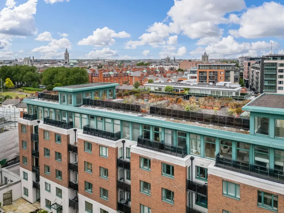 Penthouse, 101 Adelaide Square, Whitefriar Street, Dublin 8, D08 - DNG Estate Agents