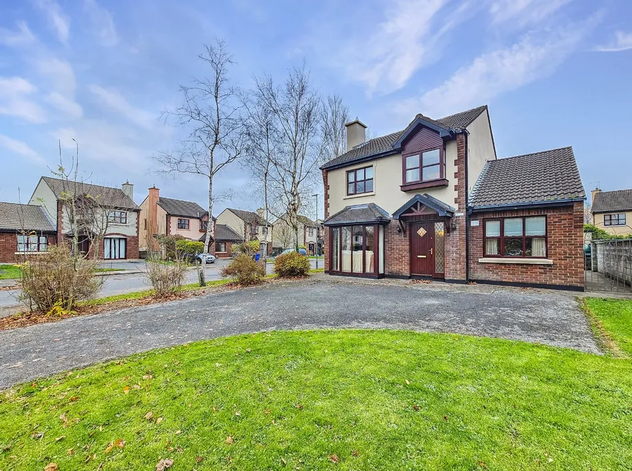 18 Woodlands, Kilrush Road, Ennis, Co. Clare, V95XKX7 - DNG Estate Agents