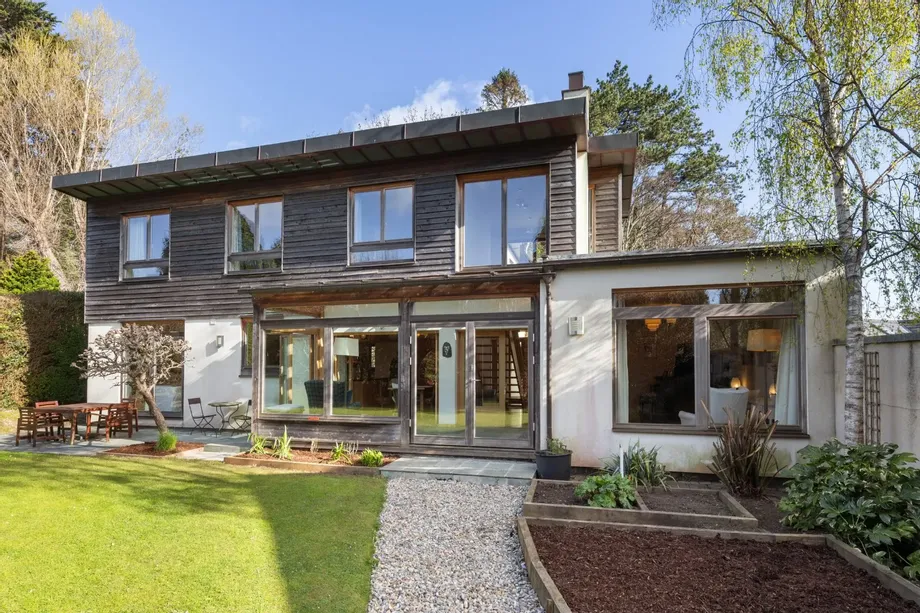 Sandwood, Gordon Avenue, Foxrock, Dublin 18, D18KH50 - DNG Estate Agents