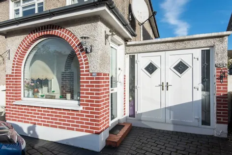 154 Collins Park, Beaumont, Dublin 9, D09 -  DNG