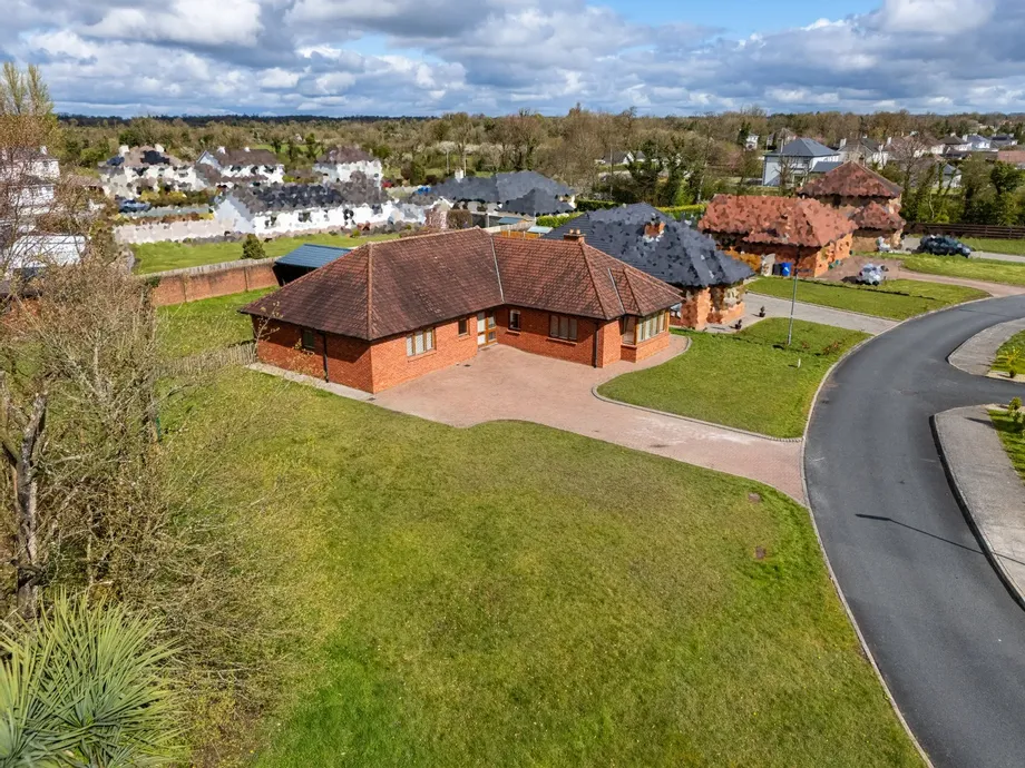 1 Oak Grove, Clonbalt Woods, Longford Town, Co. Longford, N39R8W9 - DNG Estate Agents