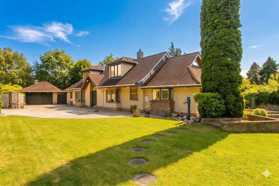 Woodend, The Birches, Torquay Road, Foxrock, Dublin 18, D18 - DNG Estate Agents