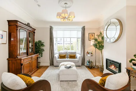 82 Morehampton Road, Donnybrook, Dublin 4, D04N8K0 - DNG