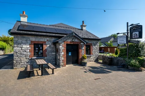 The Shannon Bar, Tarmonbarry, Co. Roscommon, N39V0C3 -  DNG