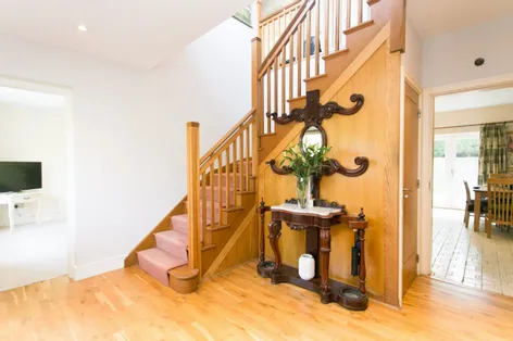 8 Kelston Park, Foxrock, Dublin 18, D18YT93 -  DNG