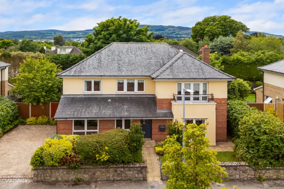 8 Kelston Park, Foxrock, Dublin 18, D18YT93 - DNG Estate Agents
