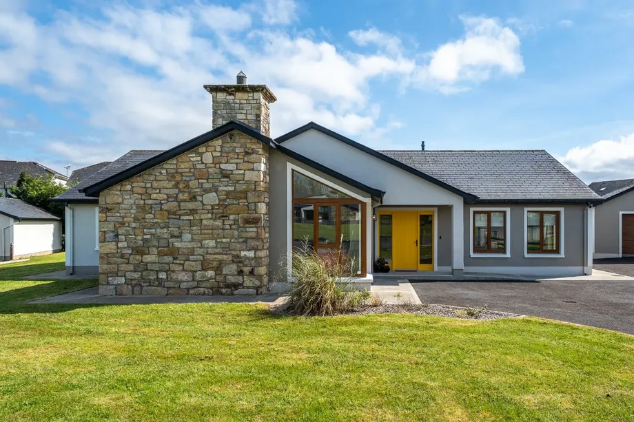 23 Mac Oisin Place, Dromod, Carrick On Shannon, Co. Leitrim, N41X5F2 - DNG Estate Agents