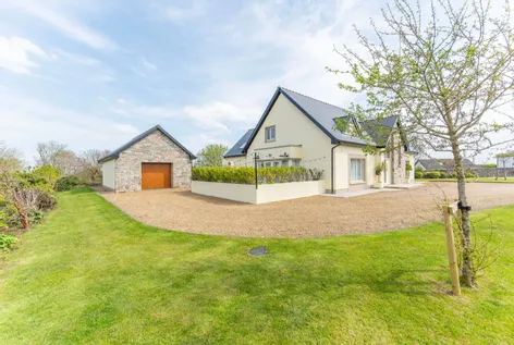 5 Cuirt Cheirin, Circular Road, Galway, H91K59D - DNG
