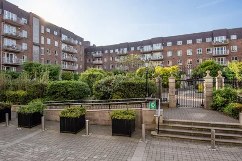 34 Harcourt Green, Charlemont Street, Dublin 2, D02 - DNG