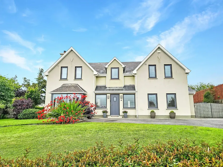 4 Woodstock View, Shanaway Road, Ennis, Co. Clare, V95W1W2 - DNG Estate Agents
