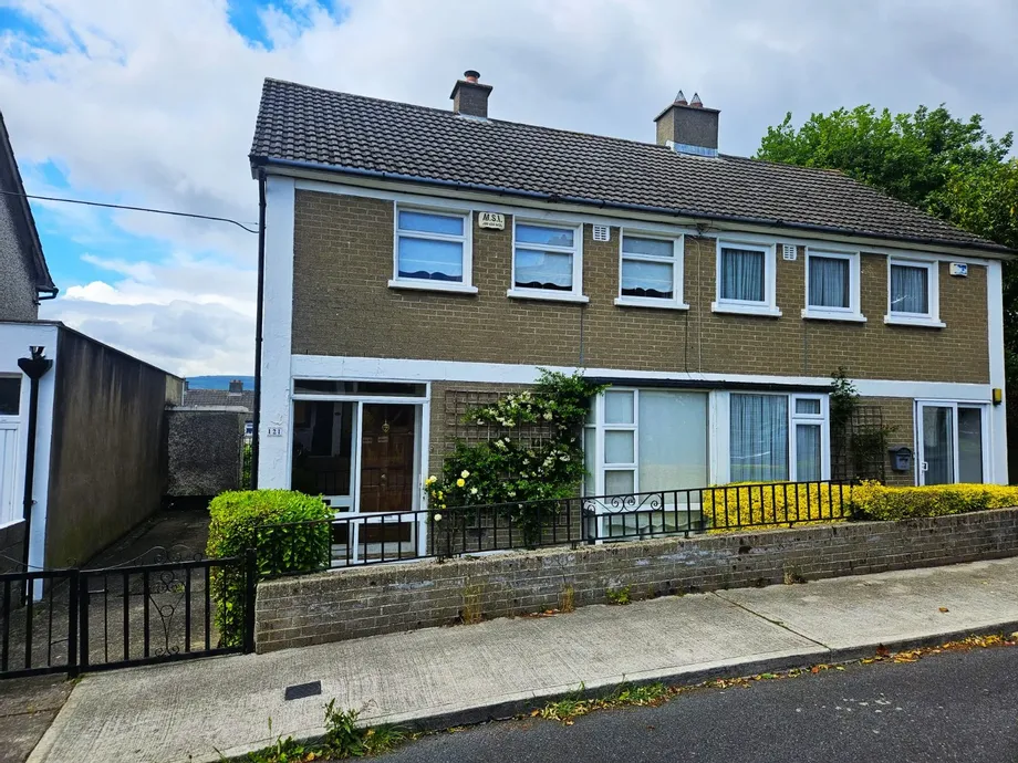 121 Oakton Park, Ballybrack, Co Dublin, A96 - DNG Estate Agents