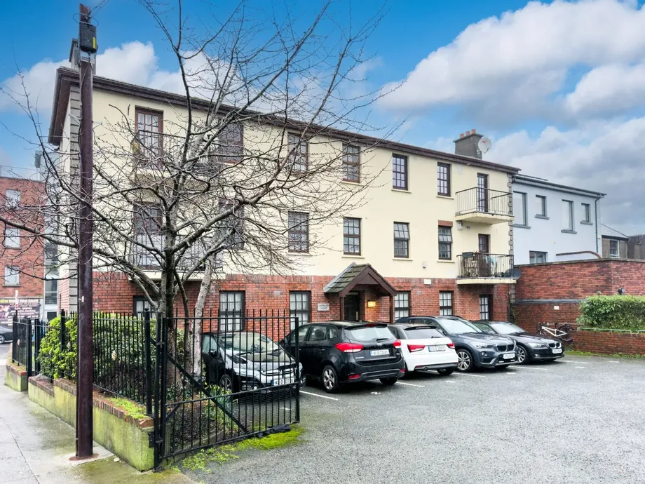 3 Lombard Court, Clanbrassil Street Lower, Dublin 8, D08 - DNG Estate Agents