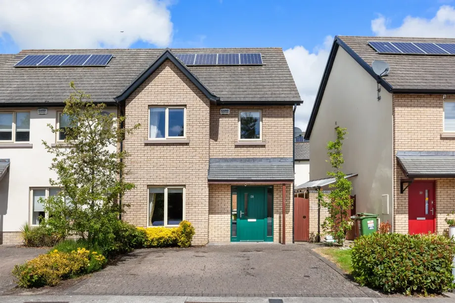 28 Beechwood Heath, Hansfield, Dublin 15, D15C89N - DNG Estate Agents