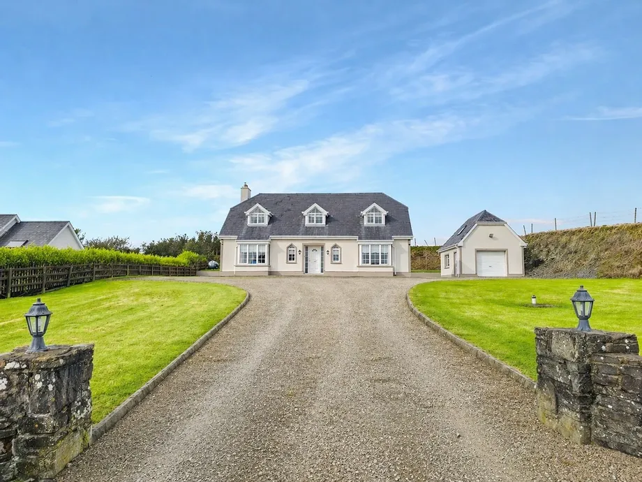 Slaveen, Ennis, Co Clare, V95K22A - DNG Estate Agents