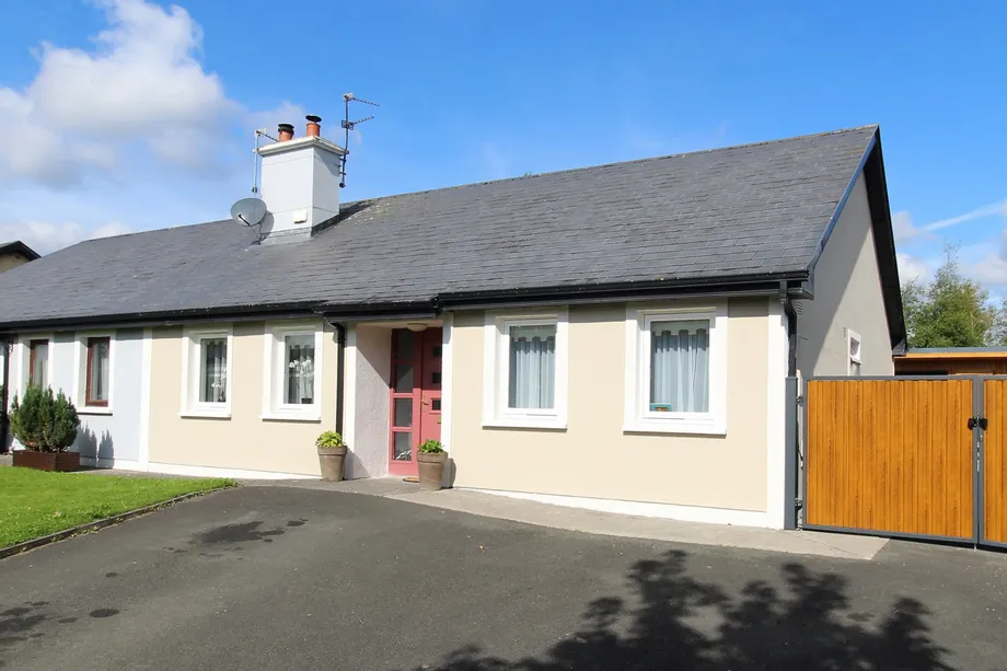 3 Southgate, Crinkle, Birr, Co. Offaly, R42 - DNG Estate Agents