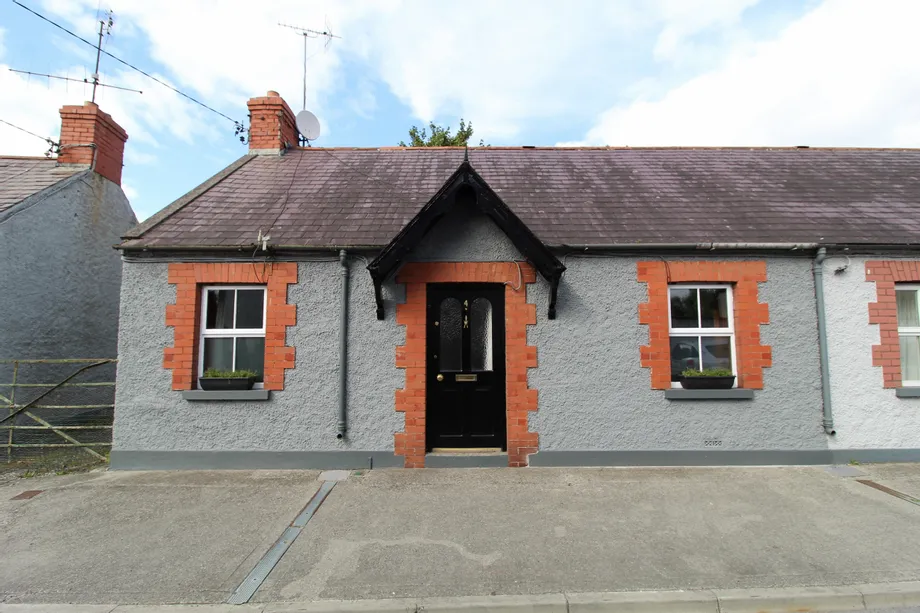 4 Compton Row, Birr, Co. Offaly, R42 - DNG Estate Agents