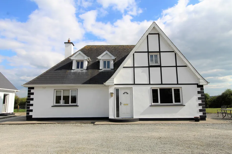 Boston Lane, Ballindarra, Birr, Co. Offaly, R42 - DNG Estate Agents