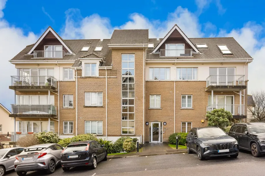 13 Heather Court, Stepaside Village, Dublin 18, D18 - DNG Estate Agents