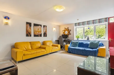 8 & 8A Fairfield Court, Sandymount, Dublin 4, D04Y667 -  DNG