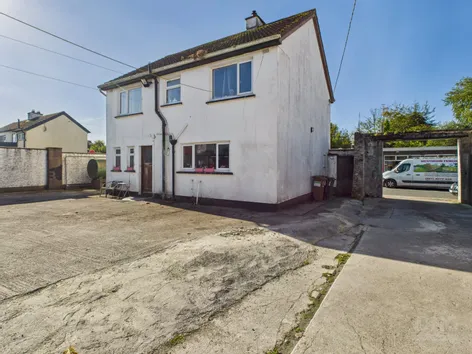 Tayside, River Street, Clara, Co. Offaly, R35YR02 -  DNG