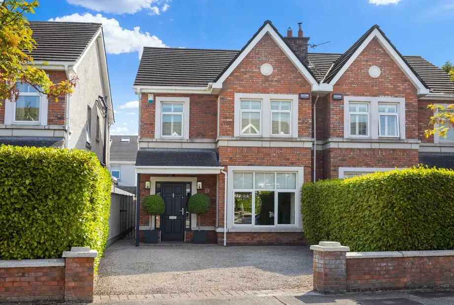 37 Saint Gabriels, Cabinteely, Dublin 18, D18K850 - DNG Estate Agents