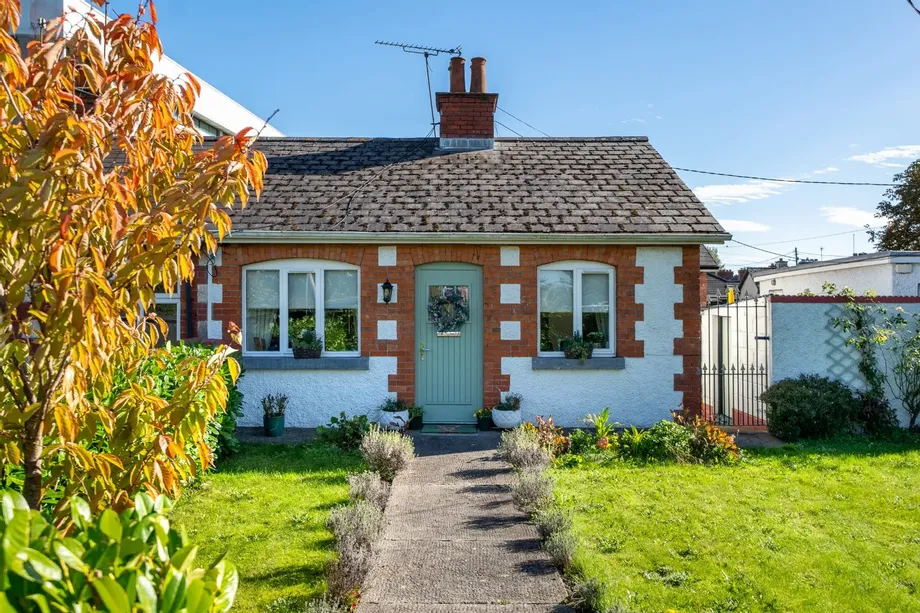 11 Emmet Terrace, Tullamore, Co. Offaly, R35WT02 - DNG Estate Agents