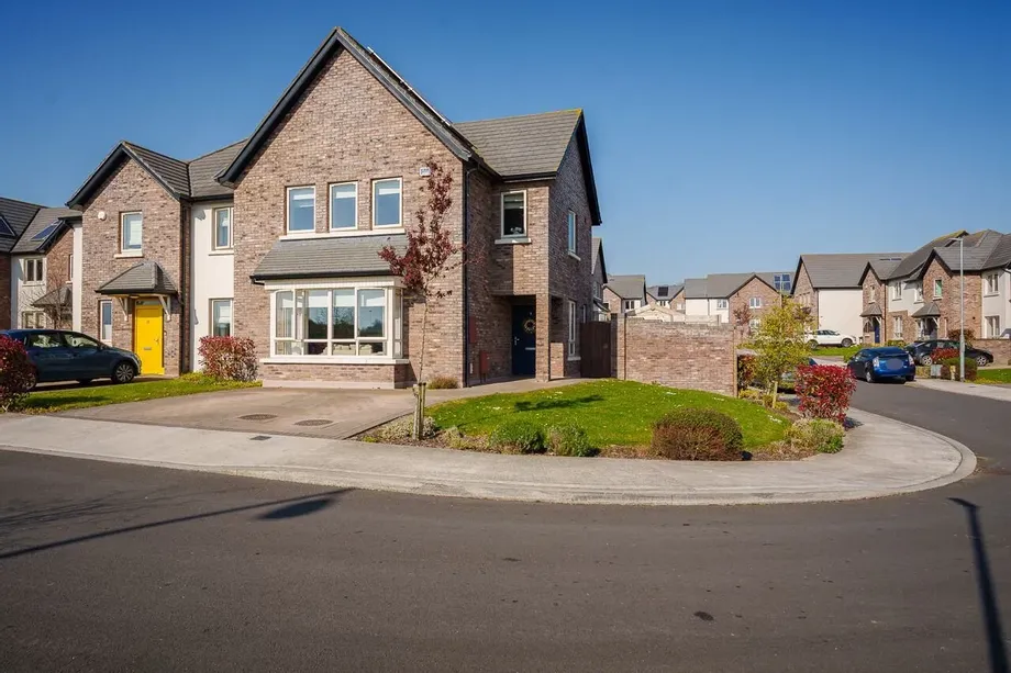 10 Marlmount Gardens, Marlmount, Dundalk, Co. Louth, A91 - DNG Estate Agents