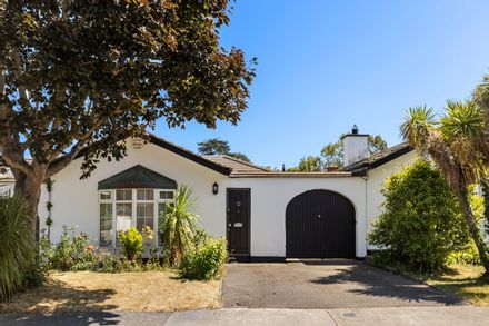 5 Castle Court, Booterstown, Blackrock, Co. Dublin, A94